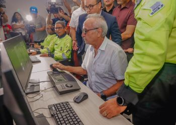 Cícero inaugura no centro de fiscalização de trânsito da Semob