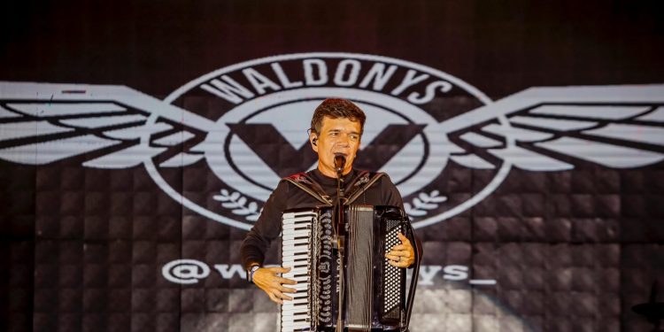 Forró Verão termina com sucesso de público, na orla de João Pessoa