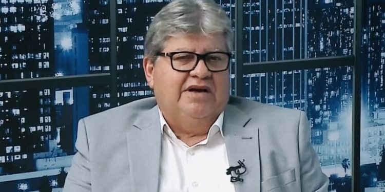 João admite aliança entre Jhony Bezerra e Romero Rodrigues