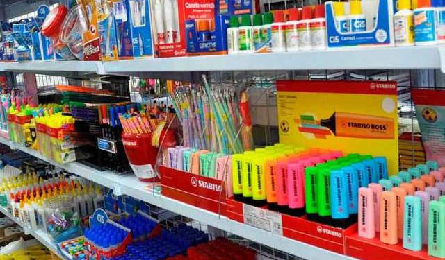 Volta às aulas 2024: 10 dicas para economizar na compra do material escolar