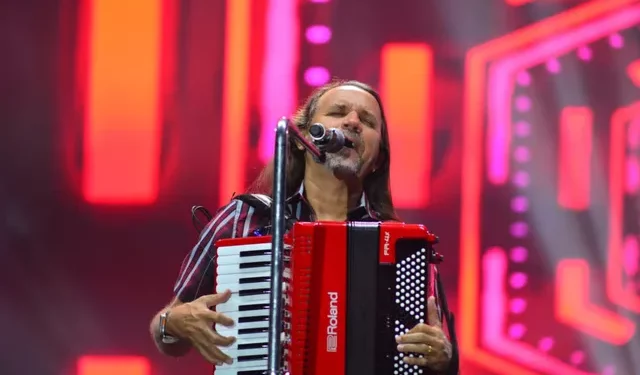 Dorgival Dantas anima terceira noite do Forró Verão