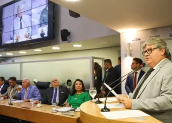 João Azevêdo faz balanço de ações na reabertura dos trabalhos da Assembleia Legislativa