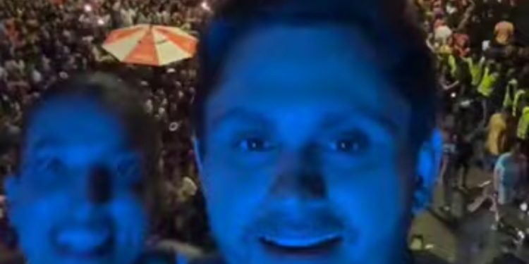 Ministro de Lula curte carnaval no trio de Gustavo Lima