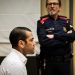 Daniel Alves é condenado a 4 anos e meio de prisão