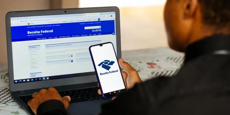 Receita Federal recebe mais de 1 milhão de declarações do IRPF, só no primeiro dia