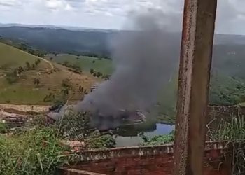 Incêndio destrói parte do Engenho Triunfo, em Areia