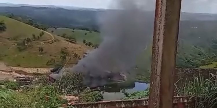Incêndio destrói parte do Engenho Triunfo, em Areia