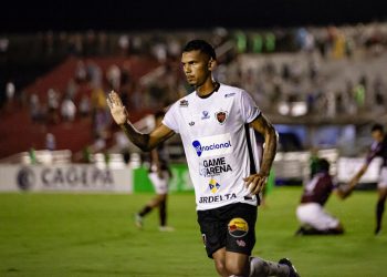 Botafogo e Caxias ficam no 1 a 1 no Almeidão, pela Série C