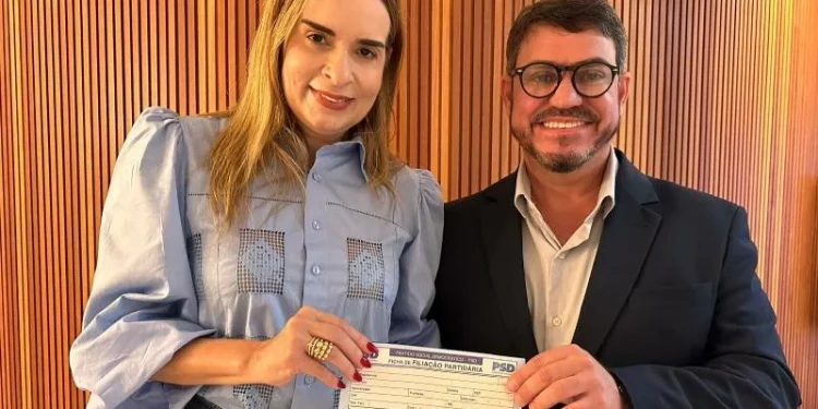 Dinho troca Avante pelo PSD em busca da reeleição