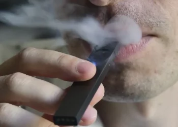 Anvisa proíbe fabricação, armazenamento e venda do cigarro eletrônico no Brasil