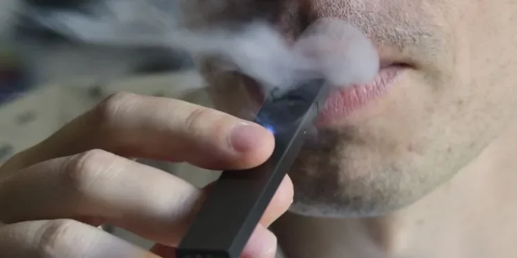 Anvisa proíbe fabricação, armazenamento e venda do cigarro eletrônico no Brasil