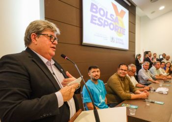 João anuncia Bolsa Esporte para 548 atletas paraibanos
