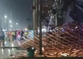 Teto desaba durante show e deixa 44 feridos, em João Pessoa