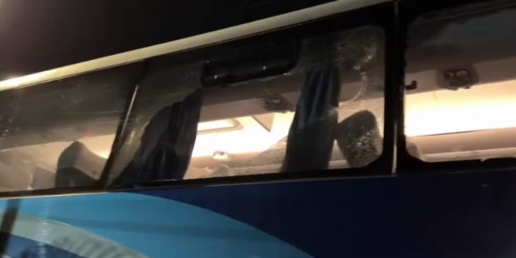 Polícia prende torcedores do Treze que atacaram ônibus de torcedores do Sousa