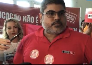 Funcionários da UFPB e IFPB protestam contra ministro da Educação, em JP