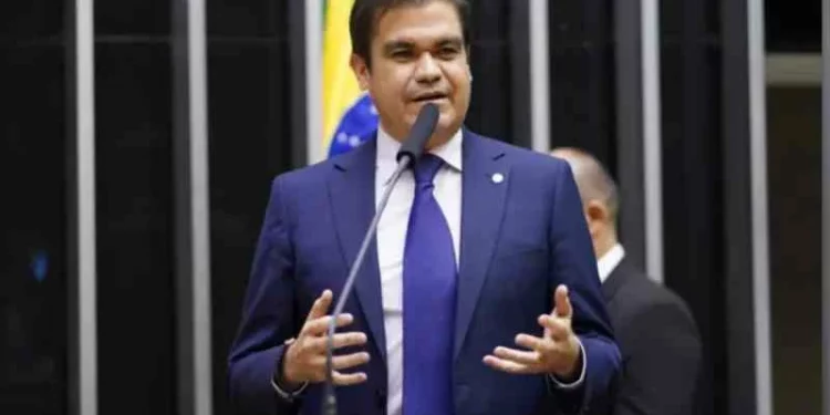 Mersinho Lucena tira licença da Câmara Federal