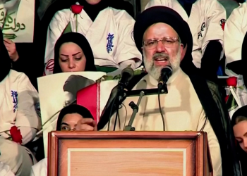 Ebrahim Raisi, presidente do Irã, morre em queda de helicóptero