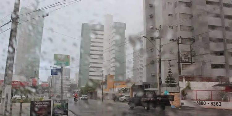 Tempo segue fechado e chuvoso no Litoral e Agreste da PB