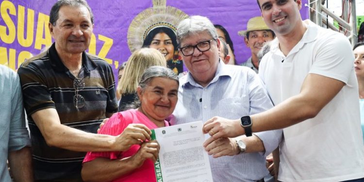 João Azevêdo participa da audiência do ODE e autoriza obras em Campina Grande