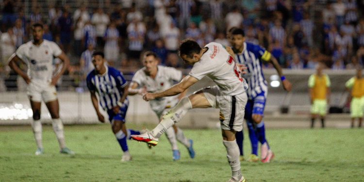 Botafogo-PB empata e perde a liderança da Série C