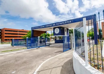 Vencidos pelo cansaço, professores da UFPB encerram greve