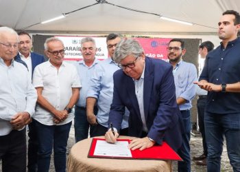 João assina OS para construção da barragem de Cupissura