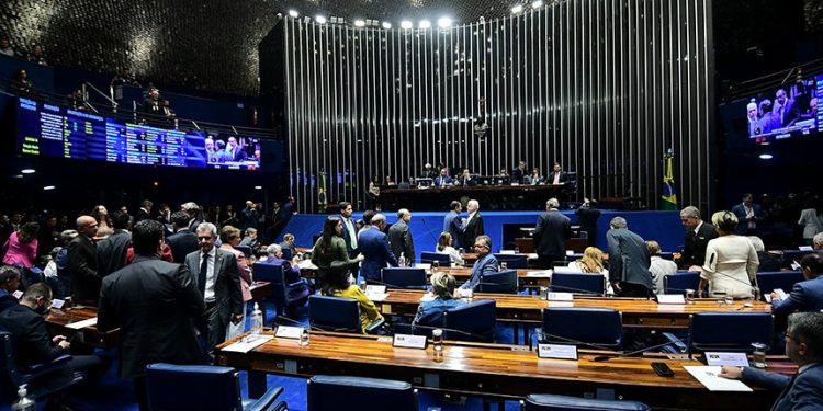 Senado aprova taxação de compras internacionais abaixo de U$ 50 dólares