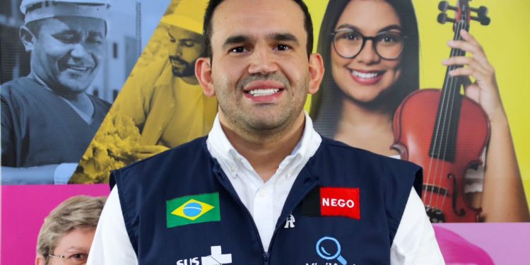 Jhony Bezerra entrega o cargo de secretário de saúde para disputar prefeitura de CG