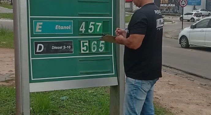 Procon-JP autua 31 postos por aumento antecipado do preço da gasolina