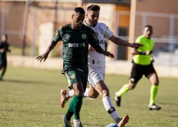Treze leva virada do Altos-PI, mas se classifica nos pênaltis