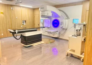 Hospital Laureano inaugura o acelerador linear mais moderno do país