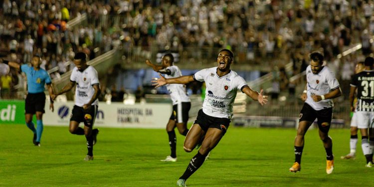 Botafogo-PB vence Figueirense e garante vaga no quadrangular da Série C