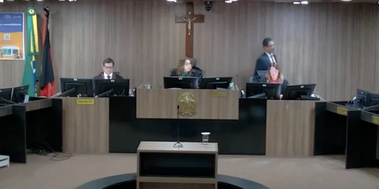 TRE manda PF devolver documentos apreendidos na casa de Cícero e Lauremília