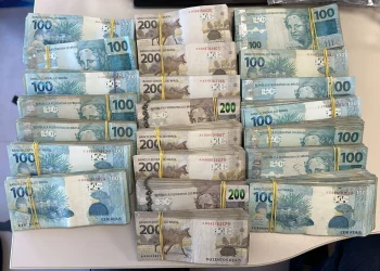 PF prende dupla com santinhos e R$ 300 mil em espécie, em JP