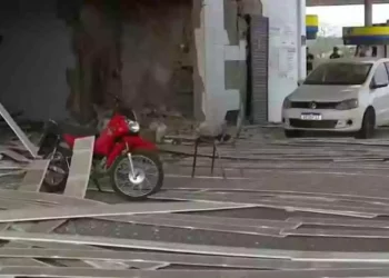 Brandidos explodem posto de combustível em CG e roubam malote de dinheiro