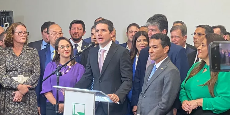 Podemos anuncia apoio a Hugo Motta para presidente da Câmara dos Deputados