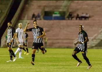 Tarde demais: Botafogo-PB volta a vencer na Série C