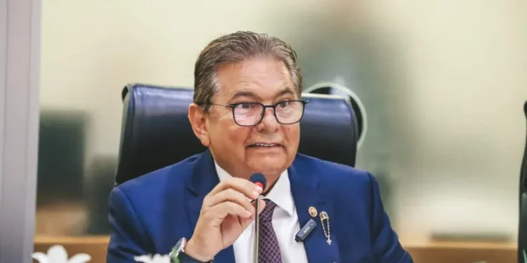 Adriano Galdino é reeleito presidente da ALPB, até 2026