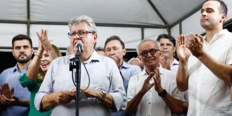 João entrega ponte das Três Ruas, nos Bancários