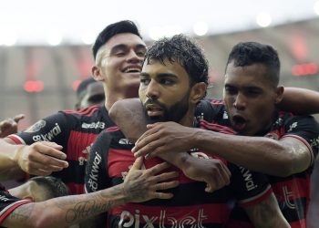 Flamengo abre vantagem na decisão da Copa do Brasil