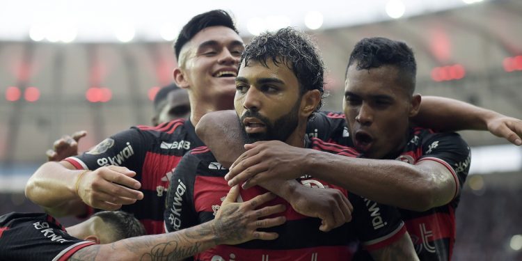 Flamengo abre vantagem na decisão da Copa do Brasil