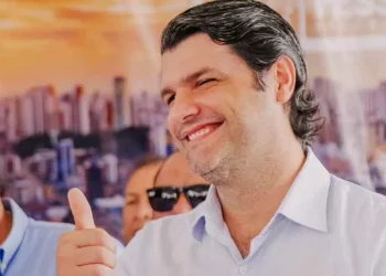 Cícero tira licença e Léo Bezerra assume prefeitura de JP