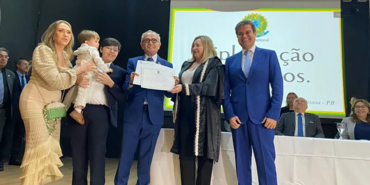 Cícero Lucena, Leo e vereadores de João Pessoa são diplomados pelo TRE-PB