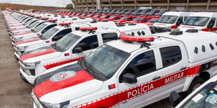 Governador entrega 239 novas viaturas para a Polícia Militar