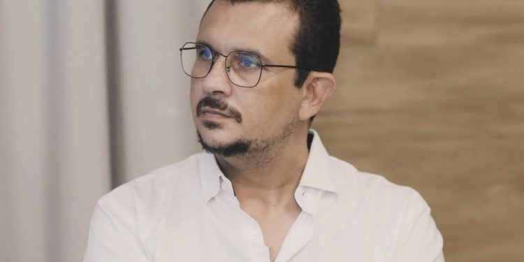 Cícero Lucena reconduz 9 secretários aos cargos na Prefeitura de JP