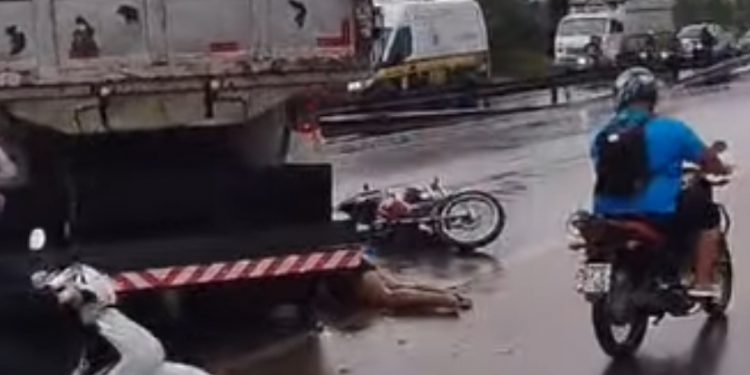 Passageira de Uber moto morre em acidente, em Bayeux