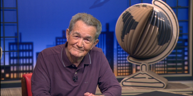 Apresentador Léo Batista morre aos 92 anos