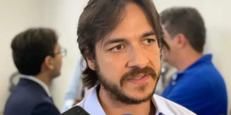 Pedro nega especulações sobre candidatura de Cássio ao Governo do Estado