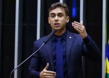 Deputado Nicolas Ferreira disse haver acordo com Bolsonaro para voto em Hugo