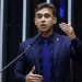 Deputado Nicolas Ferreira disse haver acordo com Bolsonaro para voto em Hugo